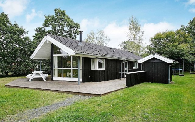 Cozy Holiday Home in Hadsund near Family Friendly Beach