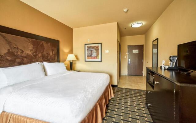 Holiday Inn Express Suites Beeville, an IHG Hotel