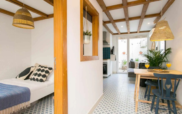 Bright Studio with Terrace in LX Factory- Center