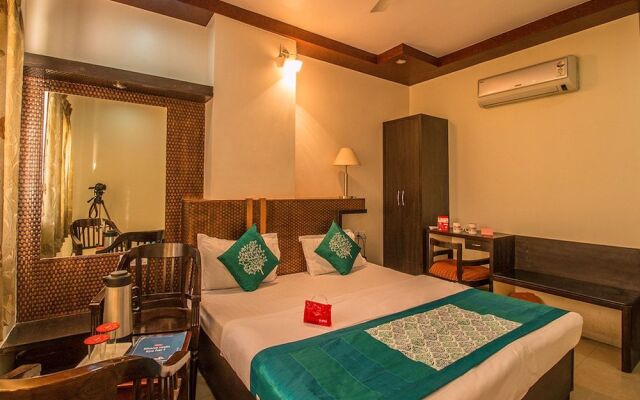 OYO 1919 Hotel Monarch Regency