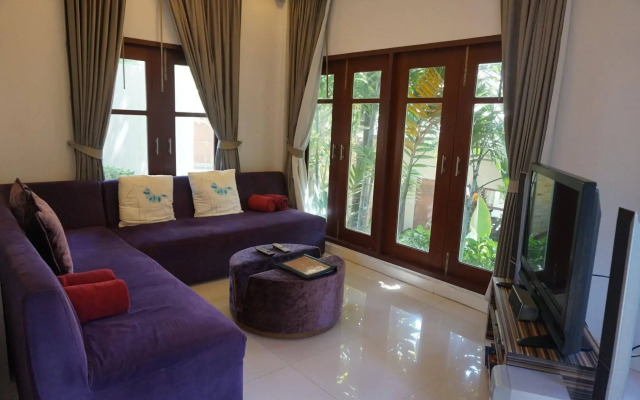 Replay Pool Villa