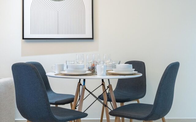 2bed Chic Apt Burj Khalifa Gym/pool by Belvilla