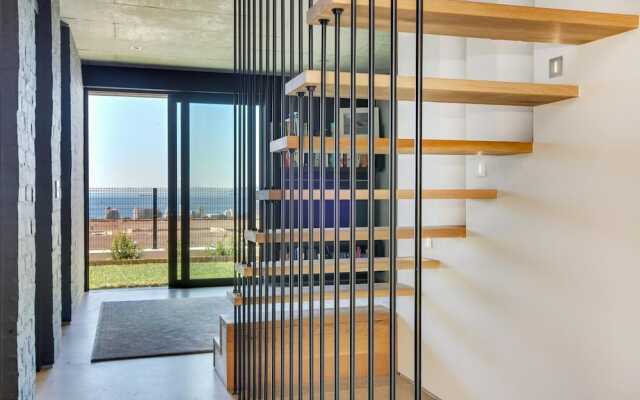 Upper Green Point Roos Villa