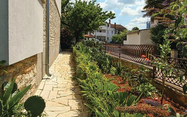 Amazing Apartment in Porec With 2 Bedrooms