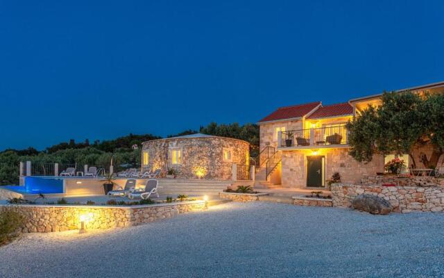 Villa Lukrecija Stonehouse