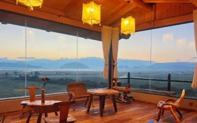 Xianjian Ye: MIYIN Pastoral Fields, Migratory Birds,Scenic Stay (Napa Lake Scenic Area Branch)