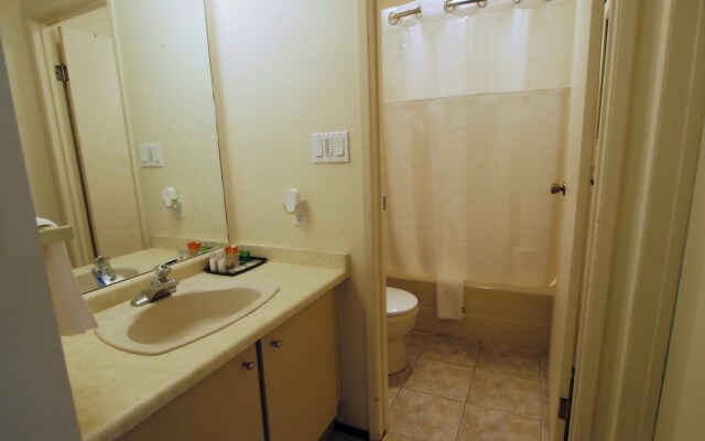 241 Boothbay - 1 Br Condo