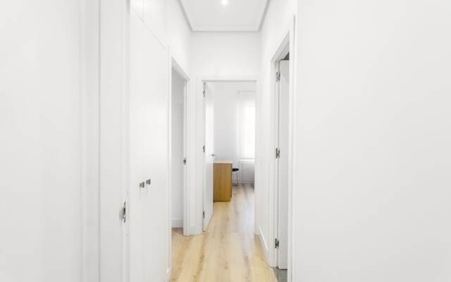Jose Abascal Apartment by Flatsweethome