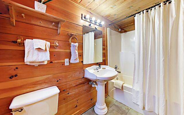 A Birds Song - 2 Br Cabin