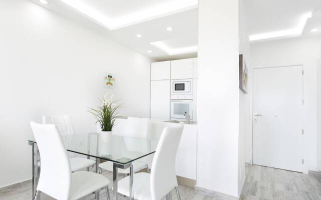 906. Luxury Paraiso Apartment With Sea View