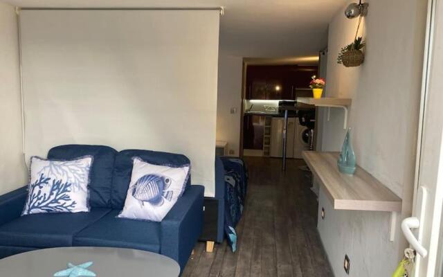 Studio rénové avec piscine proche Saint-Tropez
