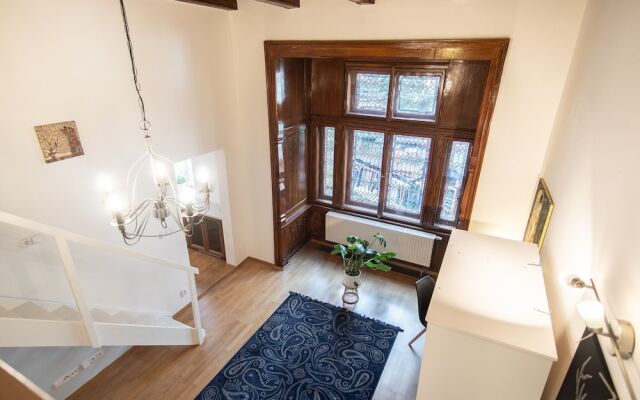 Lovely Apartment on Mala Strana just 10 mins walk to scenic places