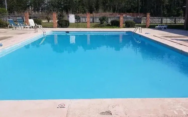 Executive Inn & Suites