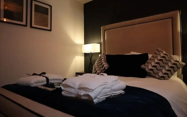Stylish Urban Escape Near Nec, Airport, Hs2