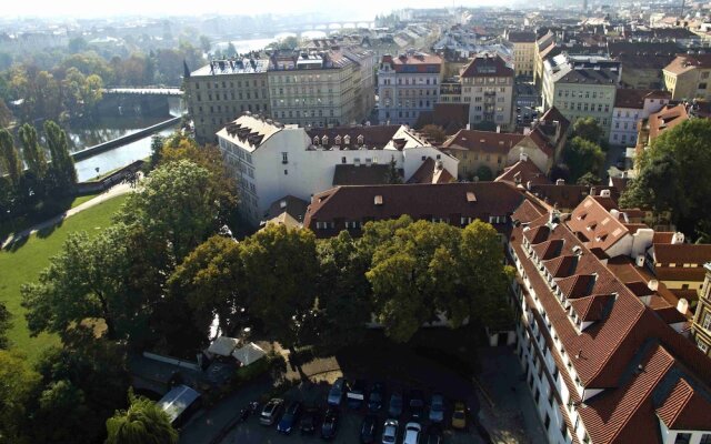 Pytloun Old Armoury Hotel Prague