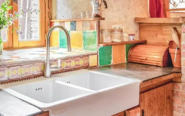 The Dragon Barn - Studio