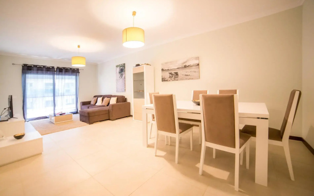 B03 - Luxury 2 Bed near Lagos Marina