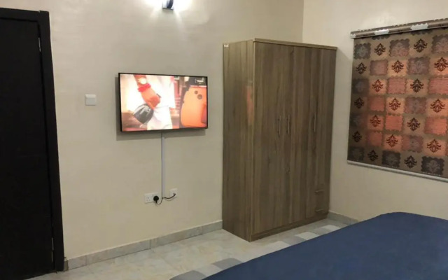 Well furnished and very spacious 2bedroom apartment in Wuye