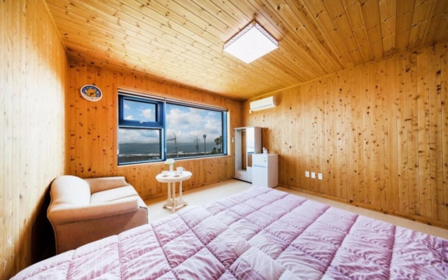 Seogwipo Gongcheonpo Villa Pension