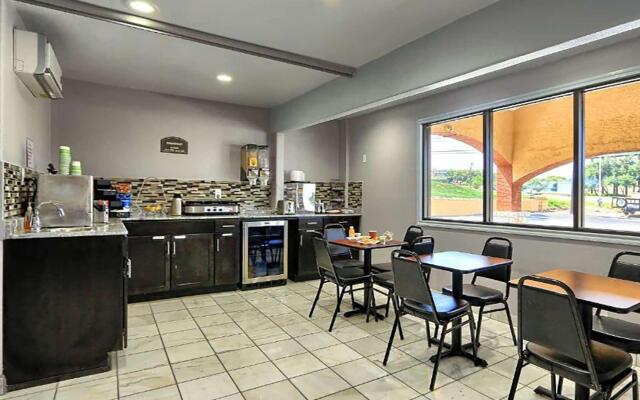 Econo Lodge Austin South