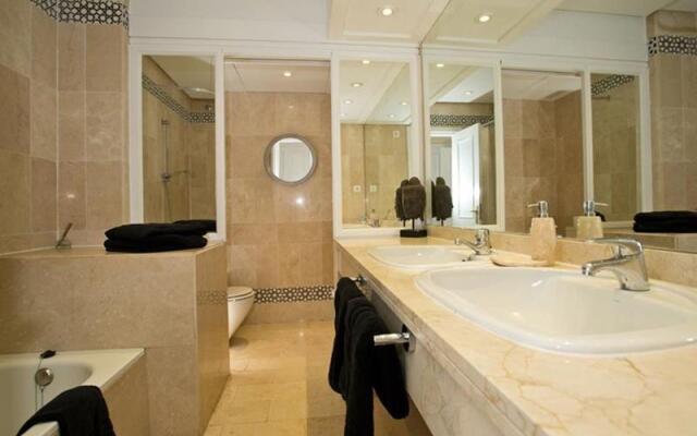 Apartment in Marbella, Malaga 102957