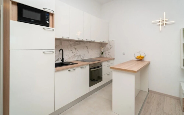 Lux 3 - Heated Pool - A6