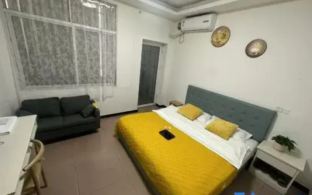 Yichun Meet College Hotel