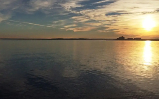 Avenida 5C in Roses With 2 Bedrooms and 2 Bathrooms