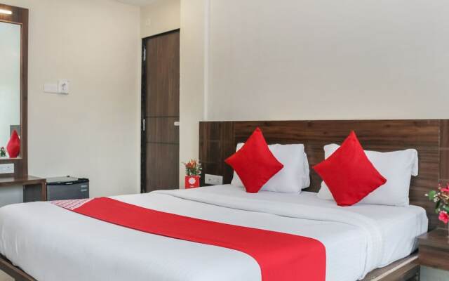 OYO 22692 Flagship Strand Resort