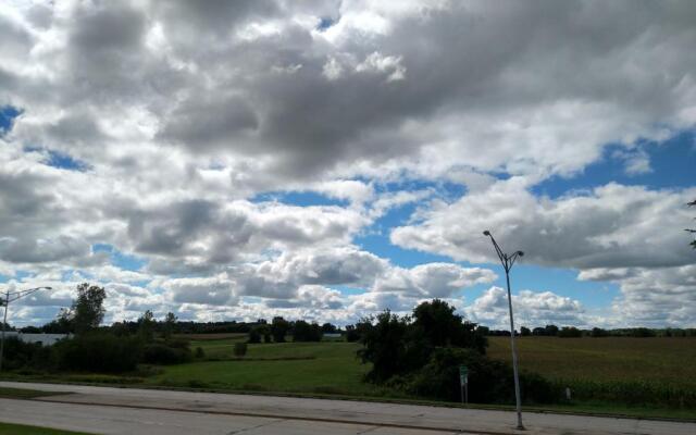 Cobblestone Inn & Suites - Clintonville