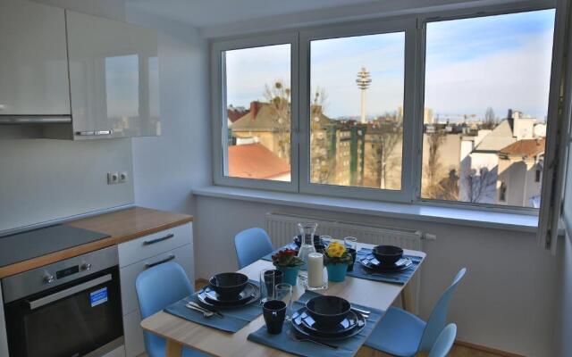 Sunny Penthouse with Terrace. Great View! DG2