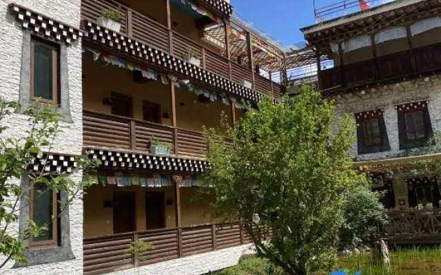 The Happy Bandmo's Home