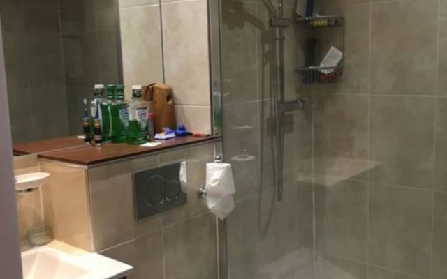 4 Bedroom Flat Near the Harry Potter School