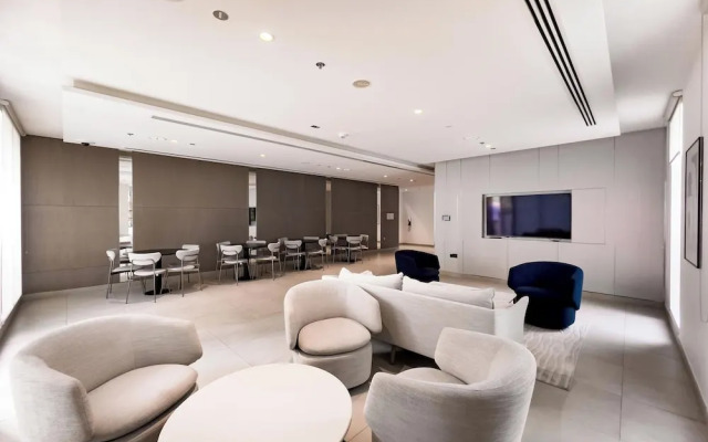 GLOBALSTAY. Creek Horizon Tower 2