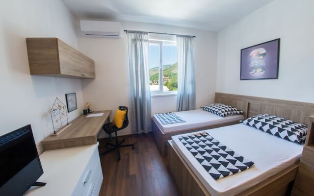 Studio Apartment Woody Moody
