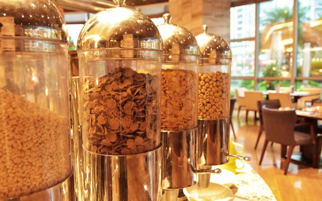 Sheraton Zhanjiang Hotel