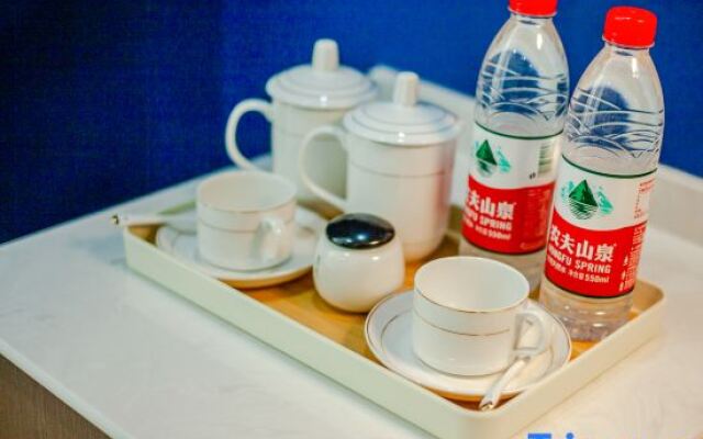 Yifeng Hotel
