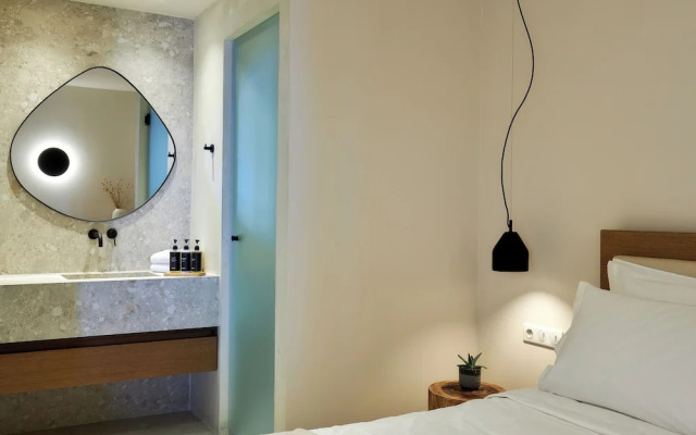 The Nook -luxury Living at the Edge of Tranquility