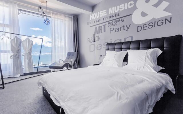 Dalierhaiparty Art Hotel
