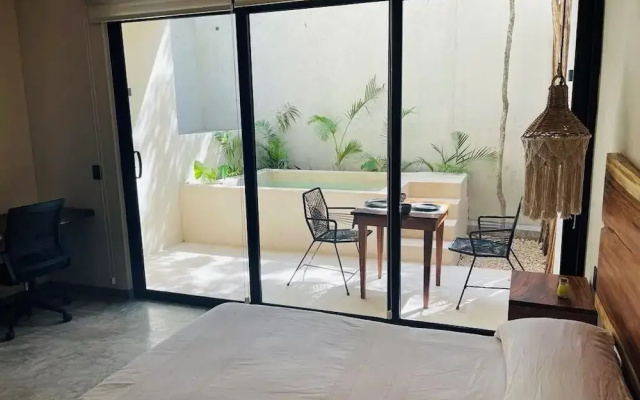 Private Jacuzzi with Pool  Studio S11