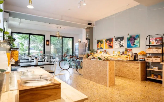 De La Ville Boutique Hotel
