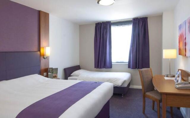 Premier Inn Wigan West (M6, J26)