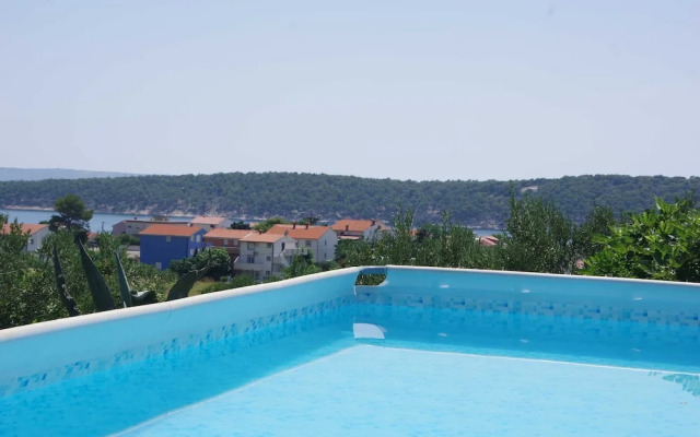 Serene Barbat Escape With Just Minutes From the Beach