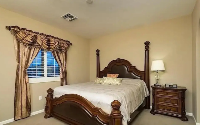 Hot Spot at Desert Ridge By Signature Vacation R