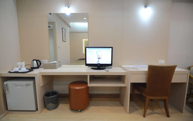Charoen Hotel