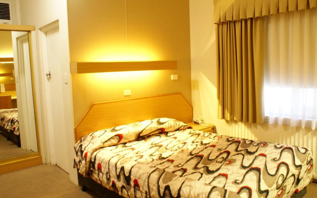 Country Lodge Motor Inn
