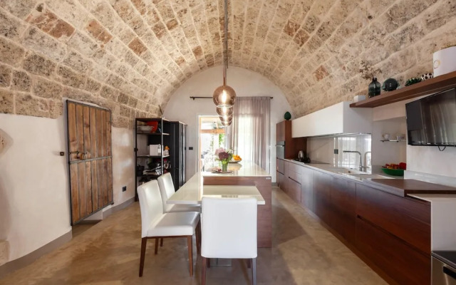 Masseria Misocampo With Garden And Pool
