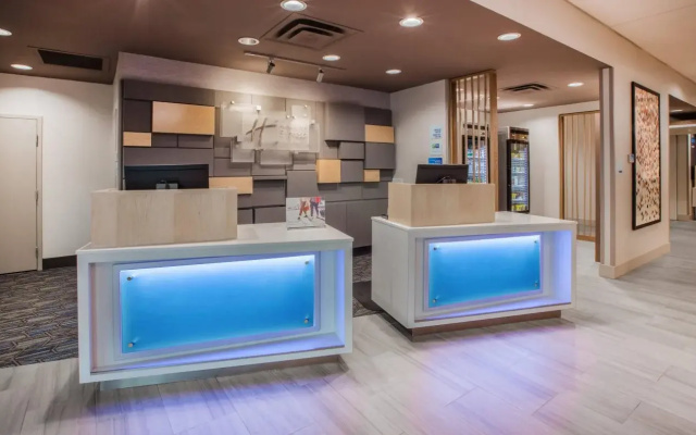 Holiday Inn Express Lethbridge Southeast by IHG