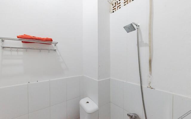 RedDoorz near UNSIKA University Karawang