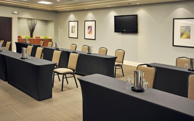 Holiday Inn Express & Suites Vaughan-Southwest